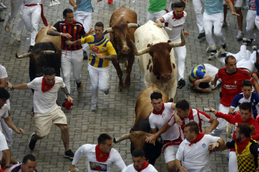 Fotos del sexto encierro de San Fermín 2026 en Pamplona