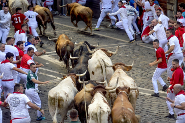 Fotos del sexto encierro de San Fermín 2026 en Pamplona