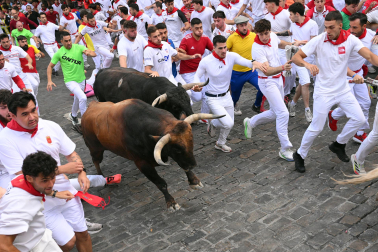 Fotos del sexto encierro de San Fermín 2026 en Pamplona