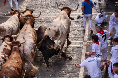 Fotos del sexto encierro de San Fermín 2026 en Pamplona
