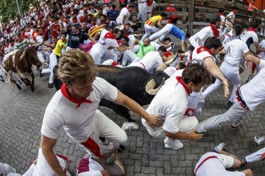 Fotos del sexto encierro de San Fermín 2026 en Pamplona