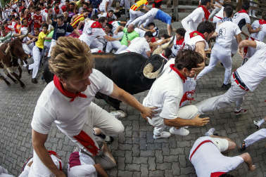 Fotos del sexto encierro de San Fermín 2026 en Pamplona