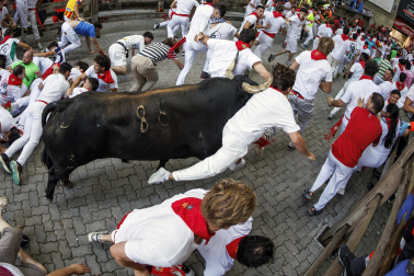 Fotos del sexto encierro de San Fermín 2026 en Pamplona