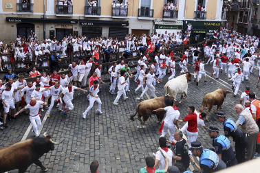 Fotos del sexto encierro de San Fermín 2026 en Pamplona