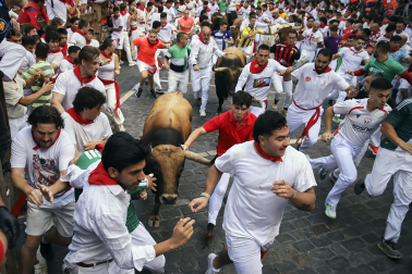Fotos del sexto encierro de San Fermín 2026 en Pamplona
