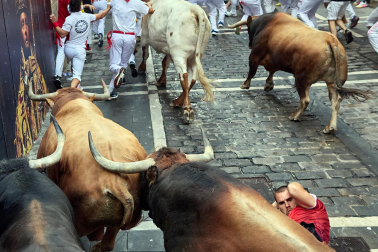 Fotos del sexto encierro de San Fermín 2026 en Pamplona