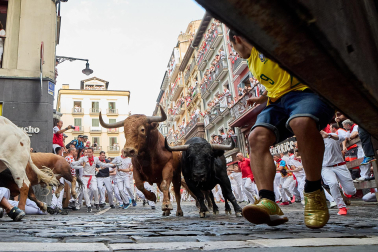 Fotos del sexto encierro de San Fermín 2026 en Pamplona