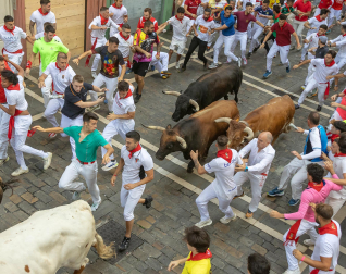 Fotos del sexto encierro de San Fermín 2026 en Pamplona