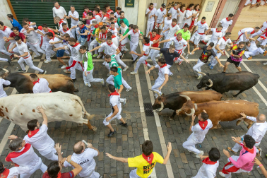 Fotos del sexto encierro de San Fermín 2026 en Pamplona