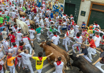 Fotos del sexto encierro de San Fermín 2026 en Pamplona