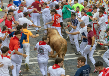 Fotos del sexto encierro de San Fermín 2026 en Pamplona