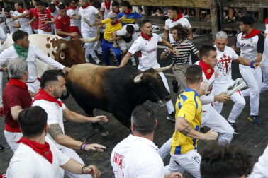 Fotos del sexto encierro de San Fermín 2026 en Pamplona