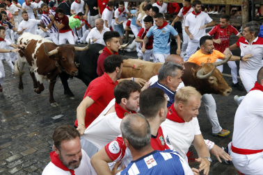 Fotos del sexto encierro de San Fermín 2026 en Pamplona