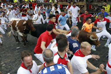 Fotos del sexto encierro de San Fermín 2026 en Pamplona