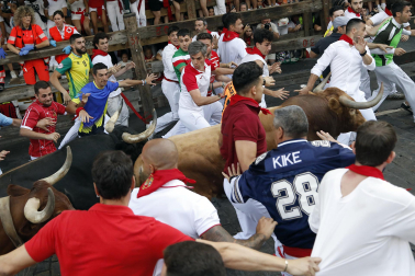 Fotos del sexto encierro de San Fermín 2026 en Pamplona