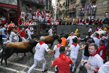 Fotos del sexto encierro de San Fermín 2026 en Pamplona