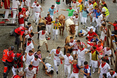 Fotos del sexto encierro de San Fermín 2026 en Pamplona
