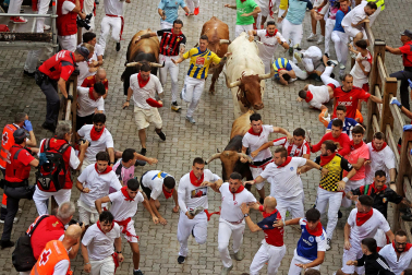 Fotos del sexto encierro de San Fermín 2026 en Pamplona