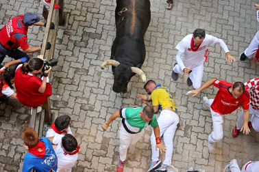 Fotos del sexto encierro de San Fermín 2026 en Pamplona