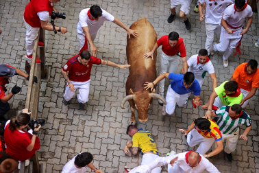 Fotos del sexto encierro de San Fermín 2026 en Pamplona