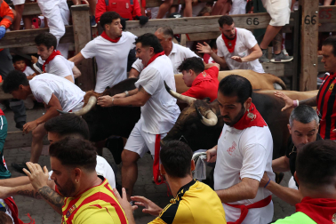 Fotos del sexto encierro de San Fermín 2026 en Pamplona