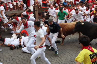 Fotos del sexto encierro de San Fermín 2026 en Pamplona