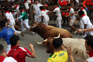 Fotos del sexto encierro de San Fermín 2026 en Pamplona