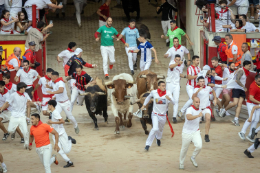 Fotos del sexto encierro de San Fermín 2026 en Pamplona