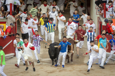 Fotos del sexto encierro de San Fermín 2026 en Pamplona
