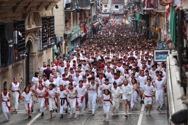 Fotos del sexto encierro de San Fermín 2026 en Pamplona