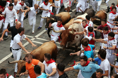 Fotos del sexto encierro de San Fermín 2026 en Pamplona