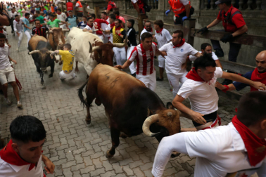 Fotos del sexto encierro de San Fermín 2026 en Pamplona