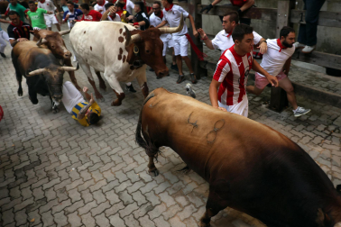 Fotos del sexto encierro de San Fermín 2026 en Pamplona