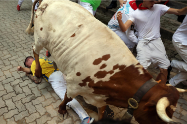 Fotos del sexto encierro de San Fermín 2026 en Pamplona