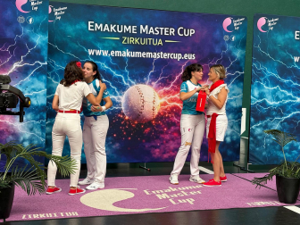 Fotos de la VIII edición del torneo San Fermín de pelota a mano femenina