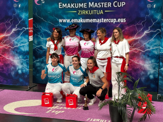 Fotos de la VIII edición del torneo San Fermín de pelota a mano femenina