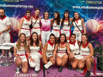 Fotos de la VIII edición del torneo San Fermín de pelota a mano femenina