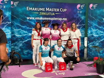 Fotos de la VIII edición del torneo San Fermín de pelota a mano femenina