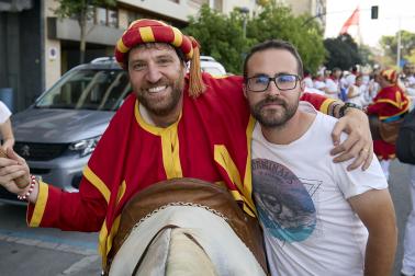 Fotos de la salida de la Comparsa de Gigantes y Cabezudos este 12 de julio de San Fermín 2026