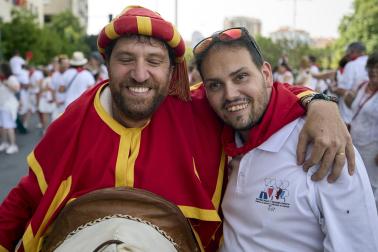 Fotos de la salida de la Comparsa de Gigantes y Cabezudos este 12 de julio de San Fermín 2026