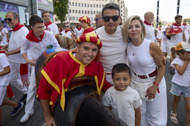 Fotos de la salida de la Comparsa de Gigantes y Cabezudos este 12 de julio de San Fermín 2026