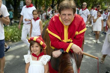 Fotos de la salida de la Comparsa de Gigantes y Cabezudos este 12 de julio de San Fermín 2026