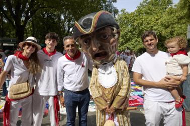 Fotos de la salida de la Comparsa de Gigantes y Cabezudos este 12 de julio de San Fermín 2026
