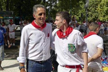 Fotos de la salida de la Comparsa de Gigantes y Cabezudos este 12 de julio de San Fermín 2026