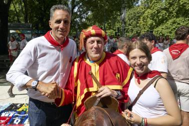 Fotos de la salida de la Comparsa de Gigantes y Cabezudos este 12 de julio de San Fermín 2026