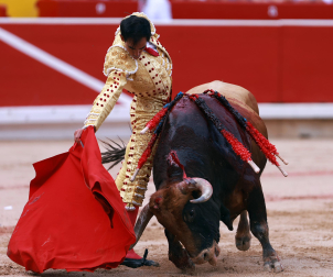 Los diestros Jiménez Fortes, Fernando Adrián y Samuel Navalón se enfrentaron a los astados de La Palmosilla en la sexta corrida de la Feria del Toro 2026