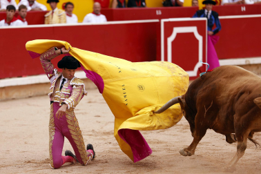 Los diestros Jiménez Fortes, Fernando Adrián y Samuel Navalón se enfrentaron a los astados de La Palmosilla en la sexta corrida de la Feria del Toro 2026