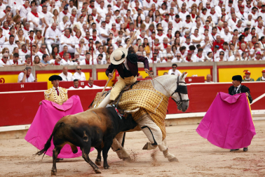 Los diestros Jiménez Fortes, Fernando Adrián y Samuel Navalón se enfrentaron a los astados de La Palmosilla en la sexta corrida de la Feria del Toro 2026