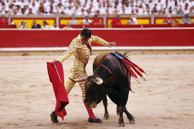 Los diestros Jiménez Fortes, Fernando Adrián y Samuel Navalón se enfrentaron a los astados de La Palmosilla en la sexta corrida de la Feria del Toro 2026