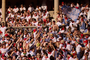Los diestros Jiménez Fortes, Fernando Adrián y Samuel Navalón se enfrentaron a los astados de La Palmosilla en la sexta corrida de la Feria del Toro 2026